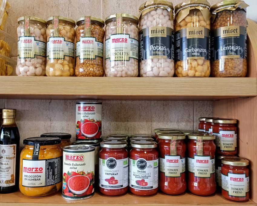 Legumbres y tomates
