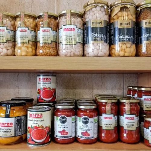 Legumbres y tomates